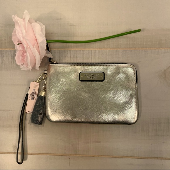Victoria's Secret Handbags - Victoria’s Secret NWT Gold Zipper Cosmetic Bag Wristlet